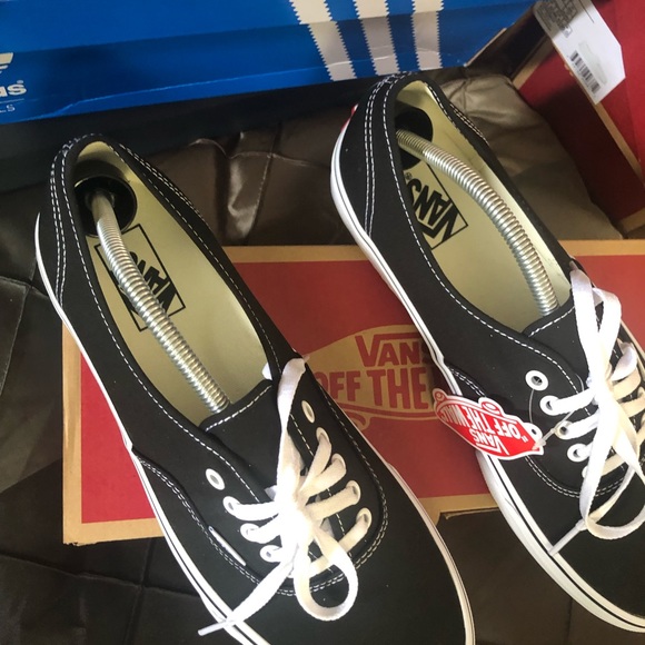 Vans - Picture 2 of 3